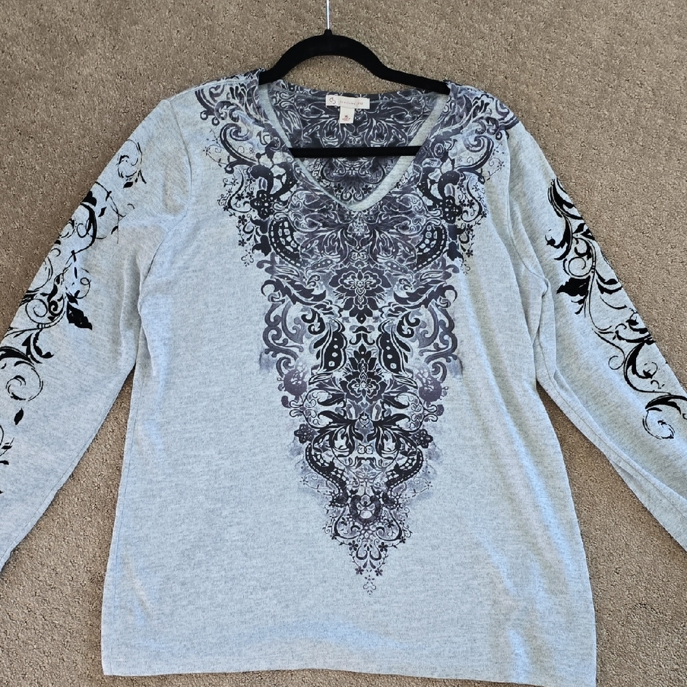 db XL top With Sequins And Velour Design Sleeves